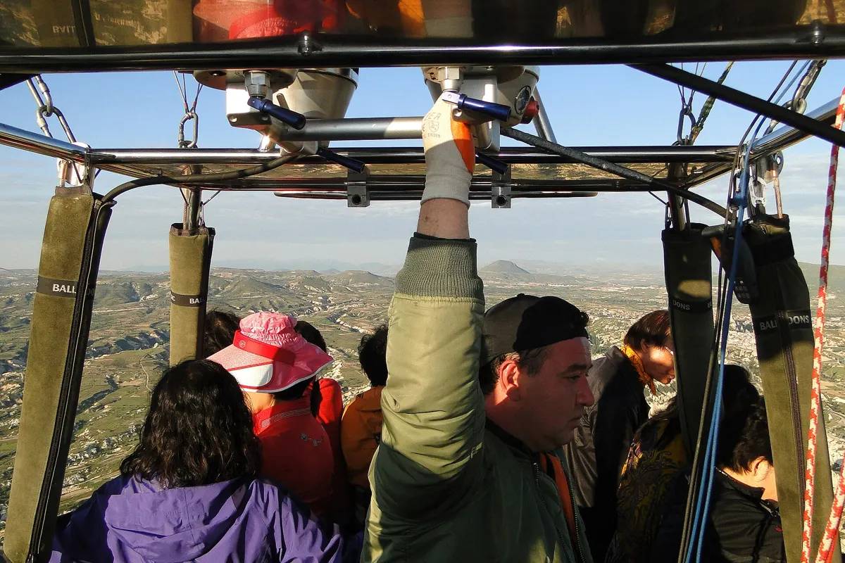Blick aus dem Korb eines Ballons in Kappadokien